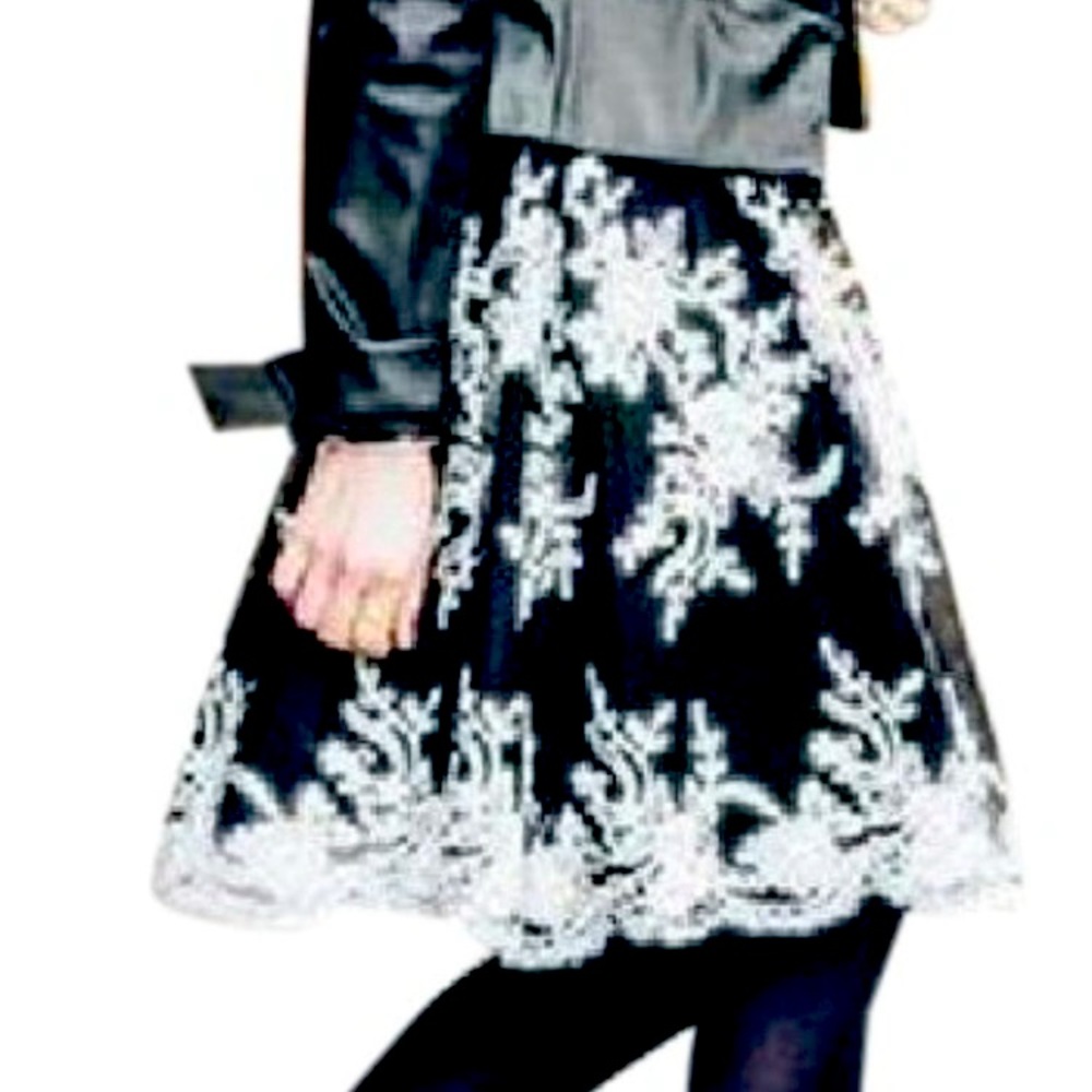 Adrianna Papell embroidered black and white lace skirt - Picture 5 of 11
